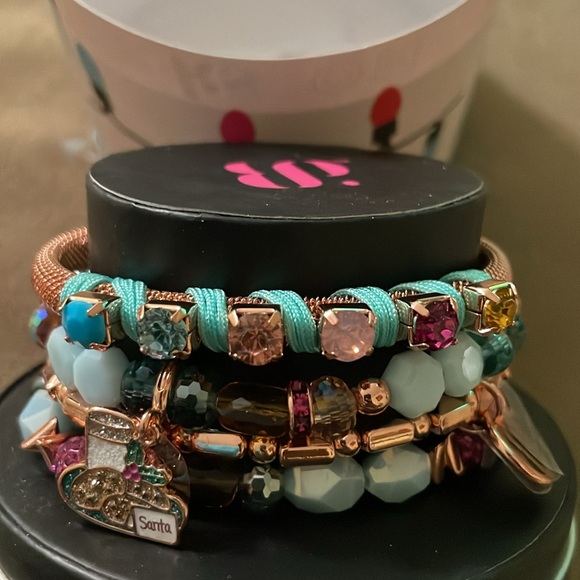 BP Holiday Stack 2023 Edition - Picture 2 of 4